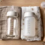 Biberon en verre ou en plastique : deux biberons bébé, comparatif