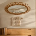 Miroir chambre enfant mural rotin, hauteur sûre et formes adaptées