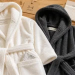 Robe de chambre enfant en coton éponge, capuche pour l’hiver